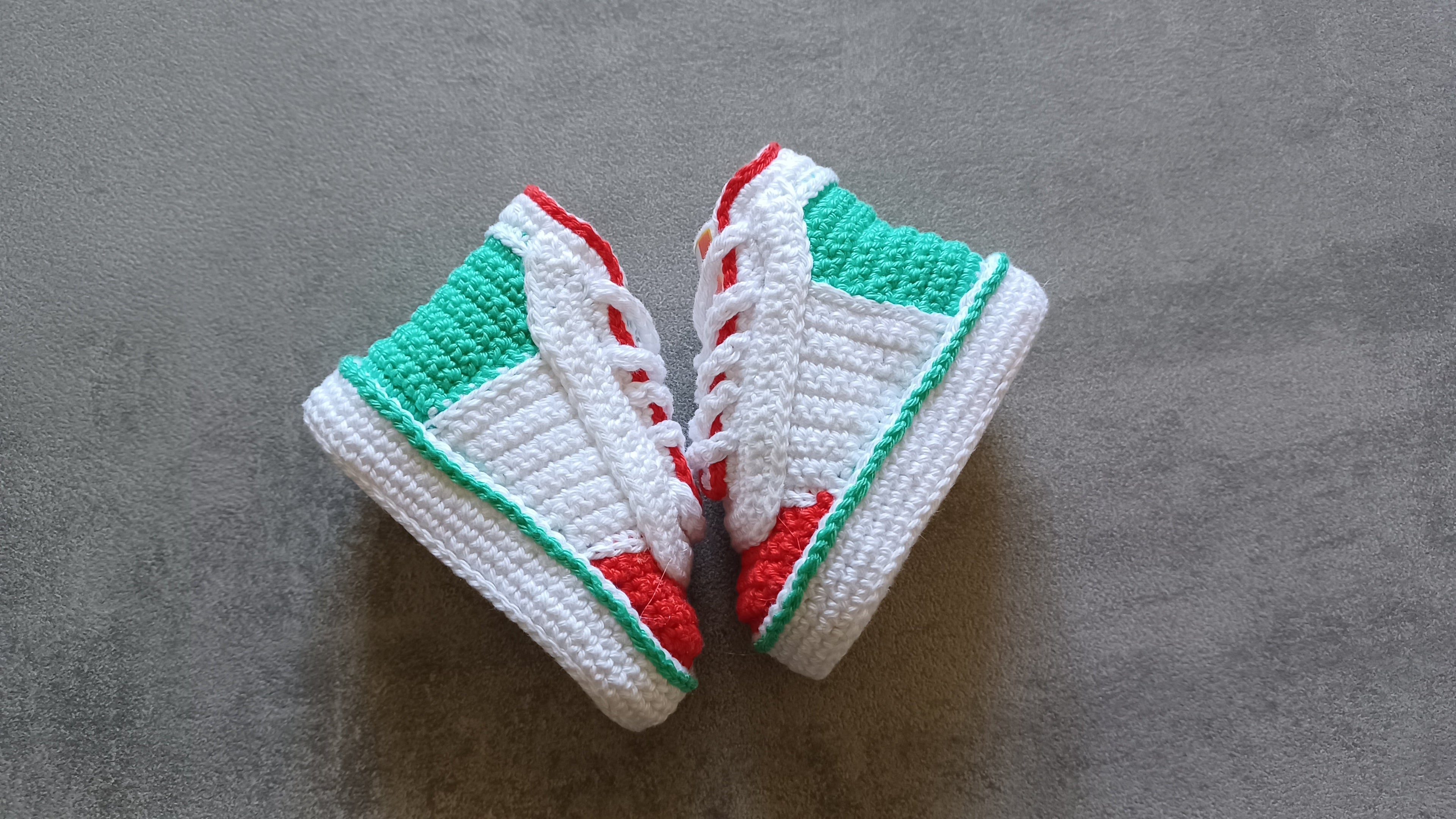 Scarpette Sneaker all'Uncinetto Italia