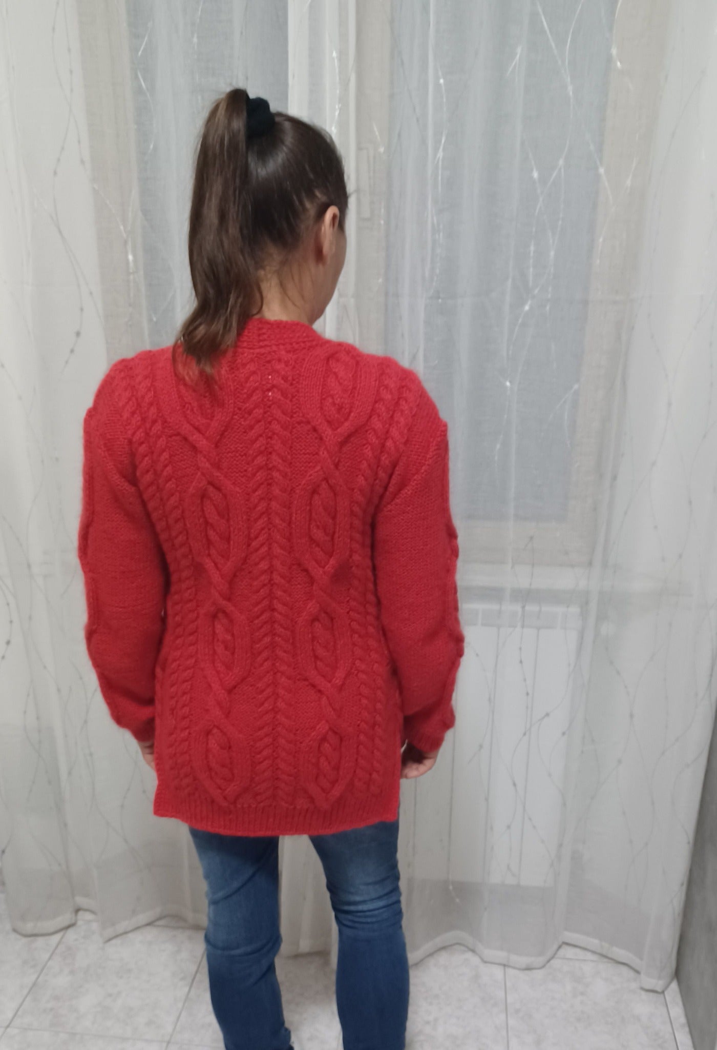 Cardigan Rosso a Trecce – Fatto a Mano